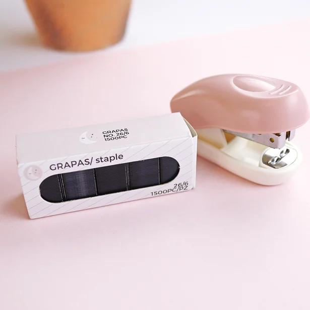 Grapadora con grapas Al&uacute;a Cid